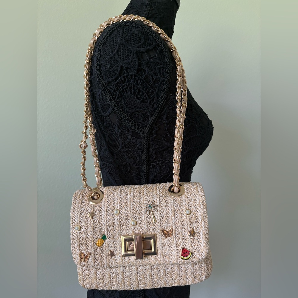Chic Beige Woven Handbag with Gold Accents